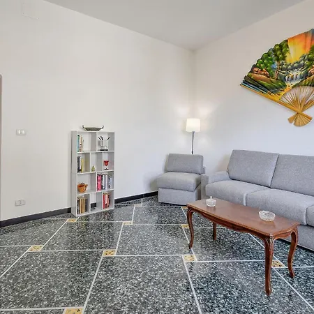 3 Bedroom Nice Apartment In Rapallo Appartement