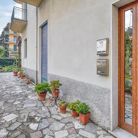 3 Bedroom Gorgeous In דירה