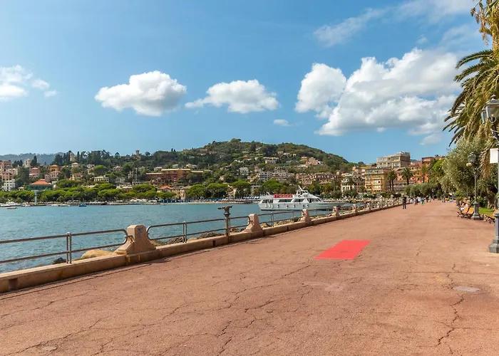 3 Bedroom Gorgeous In Apartman Rapallo