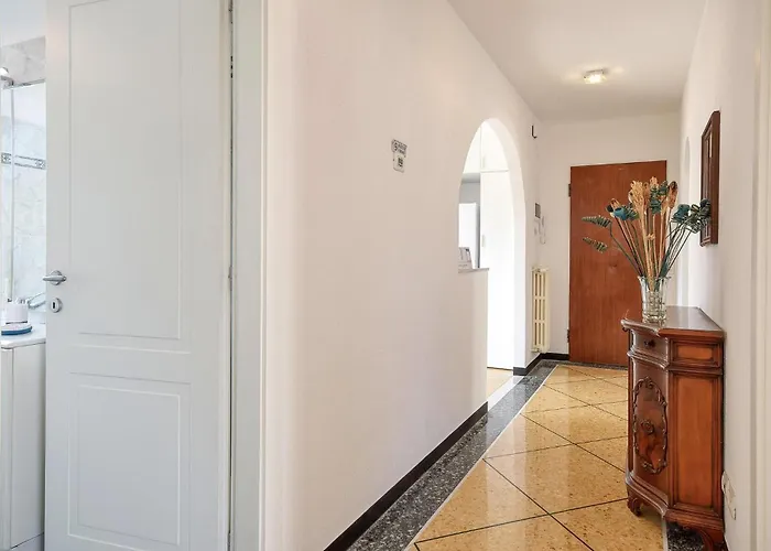 3 Bedroom Gorgeous In Apartman Rapallo